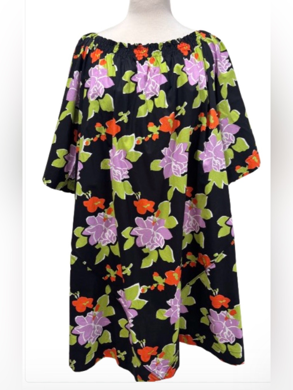 Size M NWOT Easel Dress